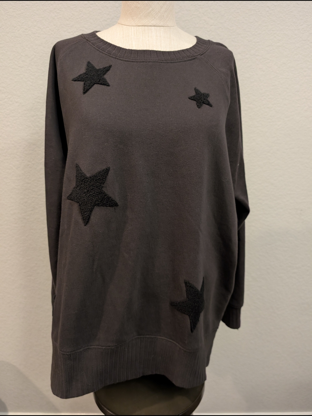 Black Star Appliqué Women’s Sweatshirt Sweater